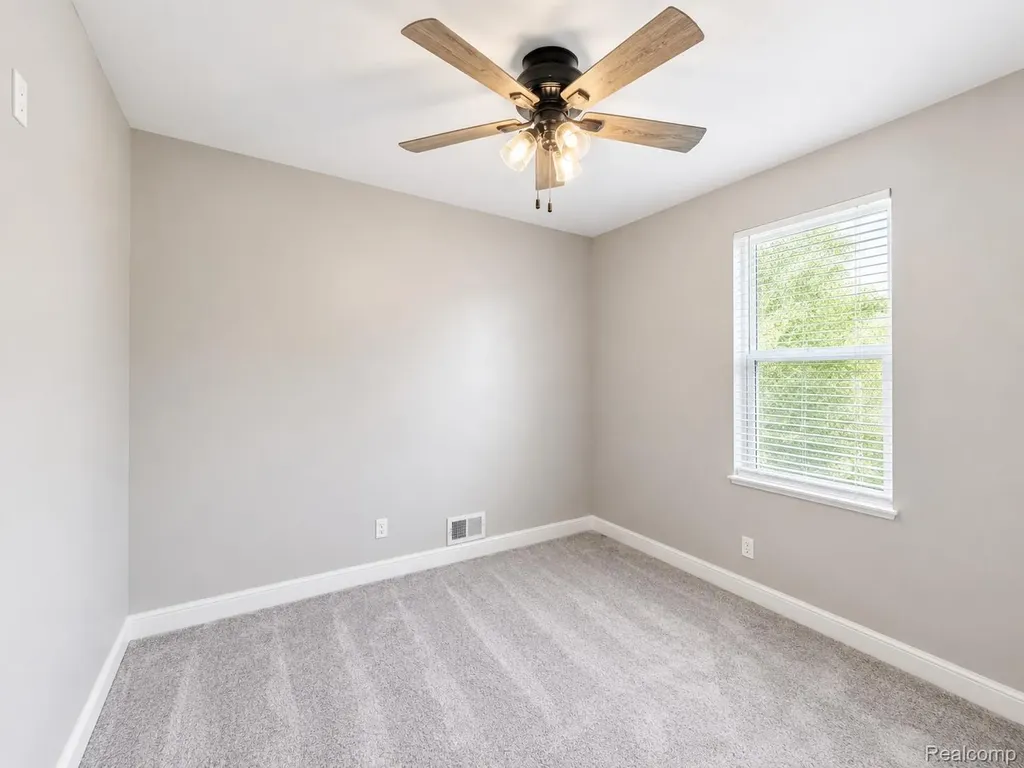 592 Leicester Court Detroit City MI 48202
