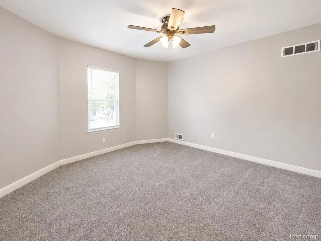 592 Leicester Court Detroit City MI 48202