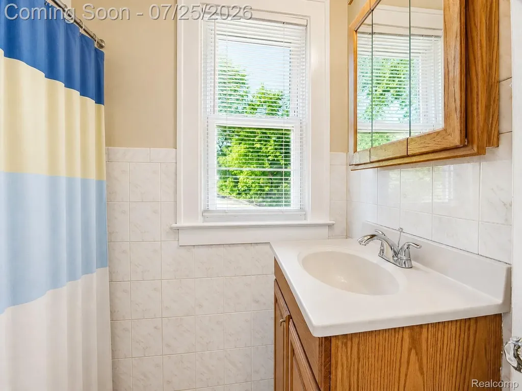 2114 Cumings Avenue Flint City MI 48503