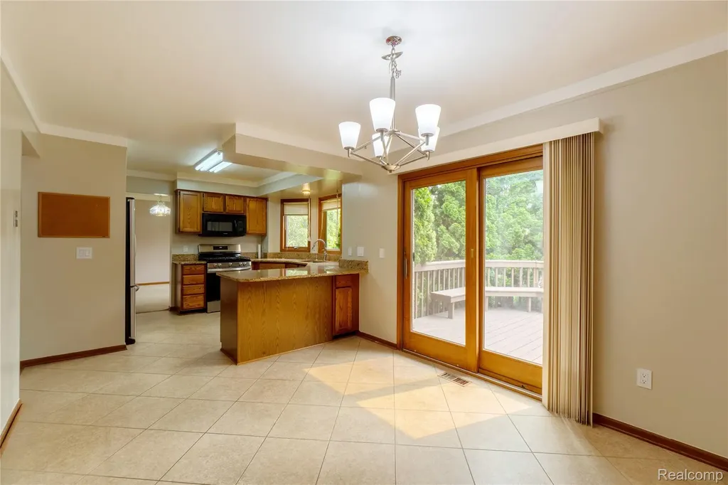 19678 Ashley Court Livonia City MI 48152