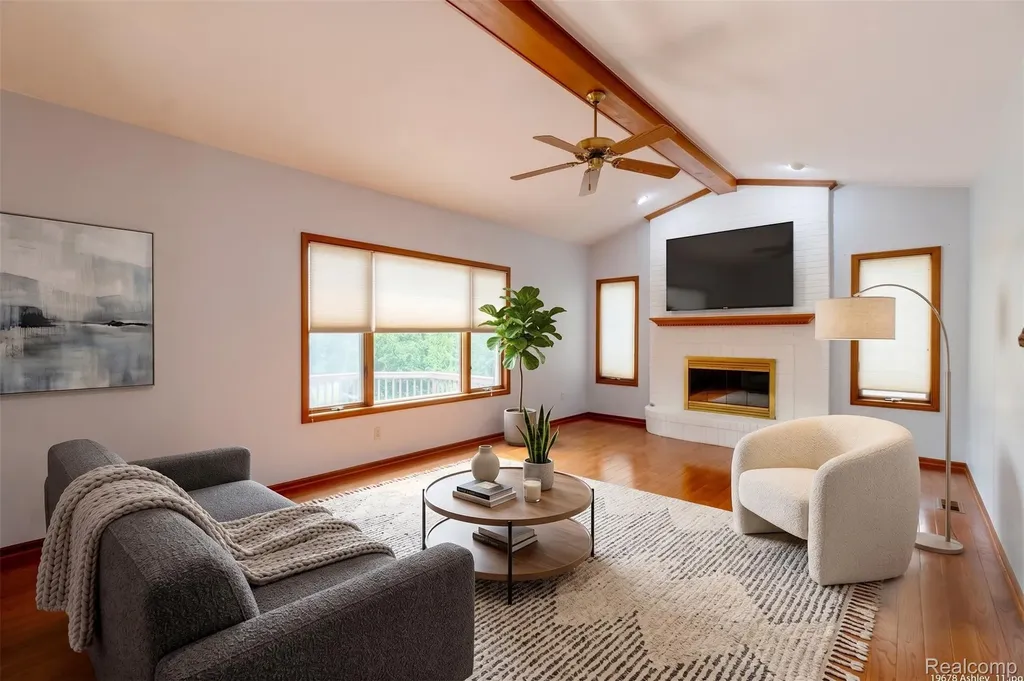 19678 Ashley Court Livonia City MI 48152
