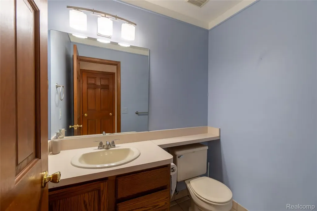 19678 Ashley Court Livonia City MI 48152