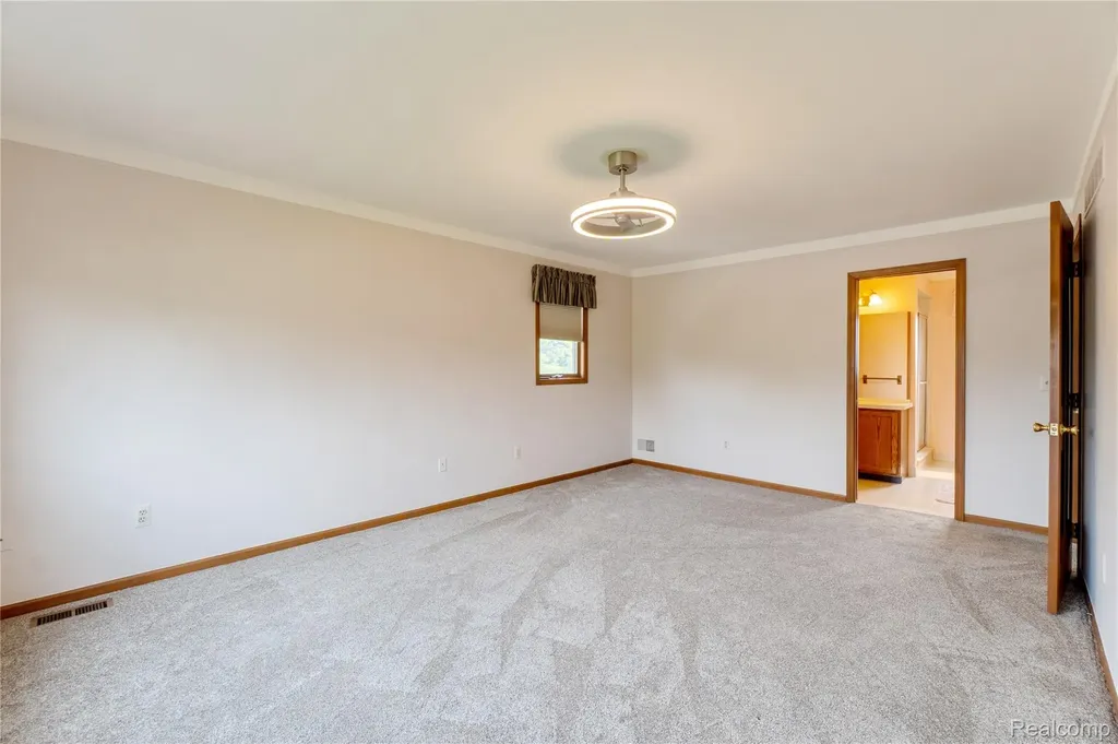 19678 Ashley Court Livonia City MI 48152