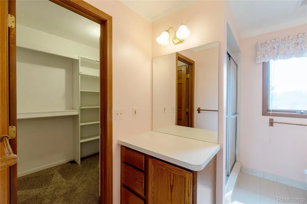 19678 Ashley Court Livonia City MI 48152