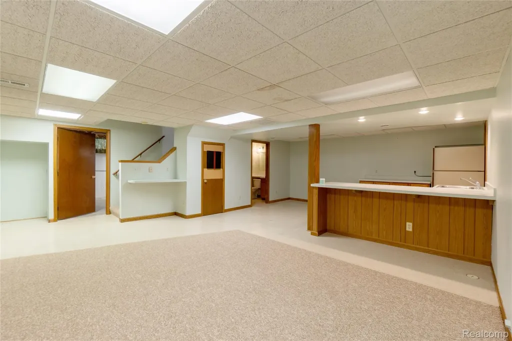 19678 Ashley Court Livonia City MI 48152
