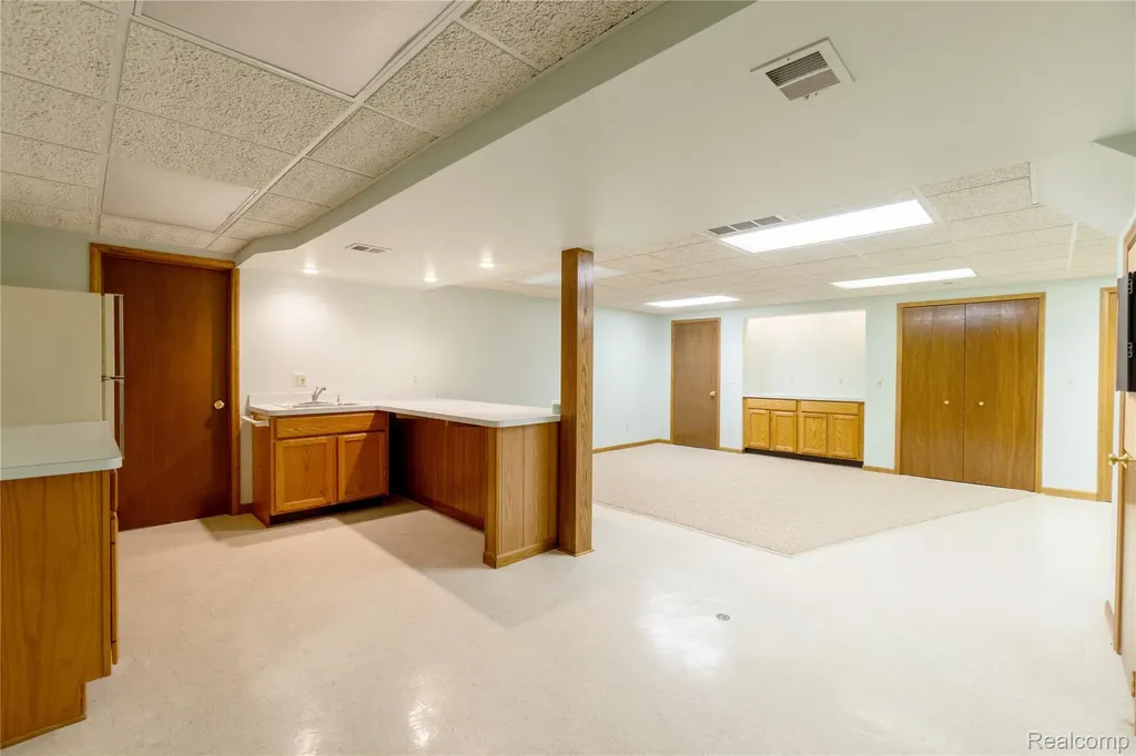 19678 Ashley Court Livonia City MI 48152