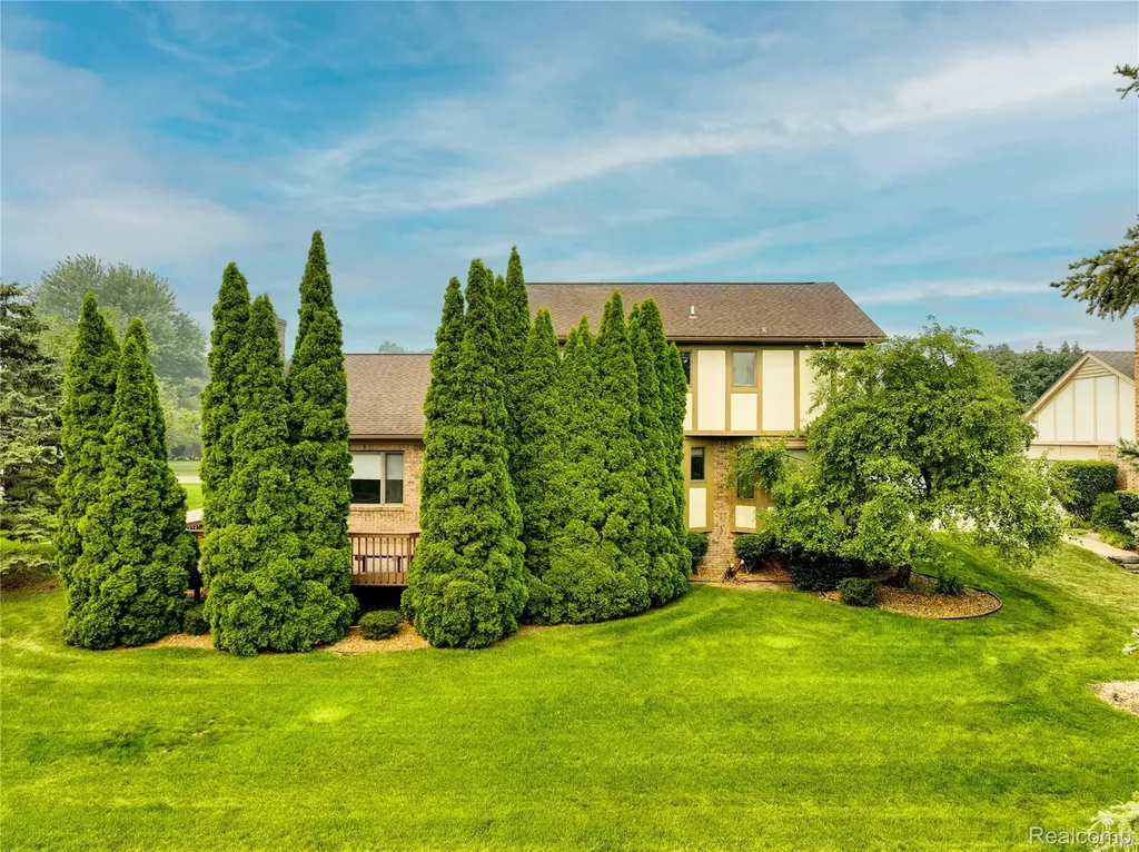 19678 Ashley Court Livonia City MI 48152