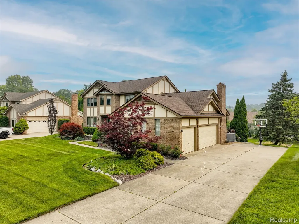 19678 Ashley Court Livonia City MI 48152