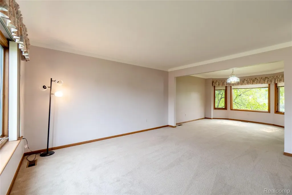 19678 Ashley Court Livonia City MI 48152