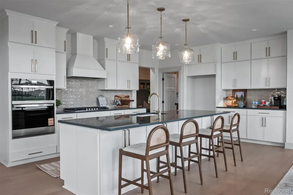 987 Buell Road Oakland Charter Township MI 48363