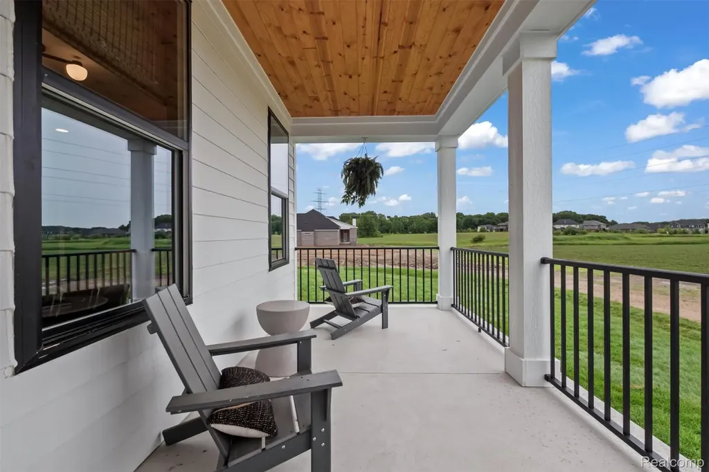 987 Buell Road Oakland Charter Township MI 48363