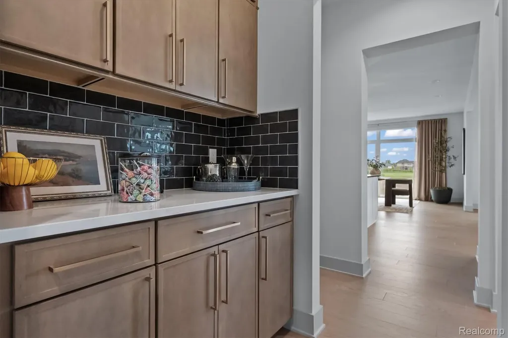 987 Buell Road Oakland Charter Township MI 48363