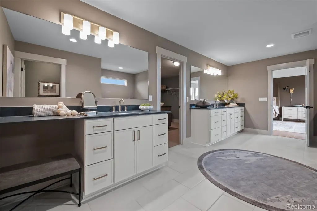 987 Buell Road Oakland Charter Township MI 48363