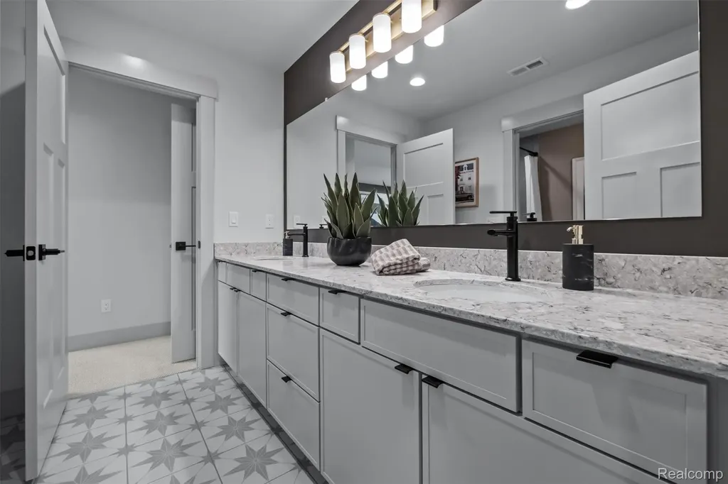 987 Buell Road Oakland Charter Township MI 48363