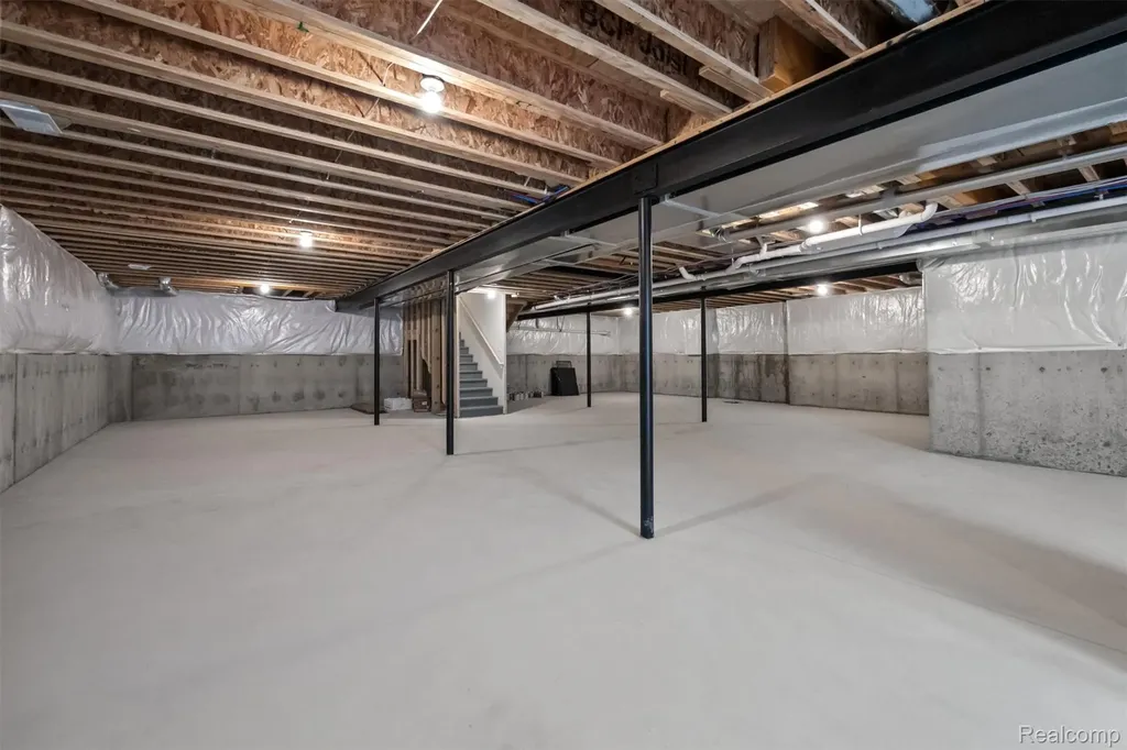 987 Buell Road Oakland Charter Township MI 48363