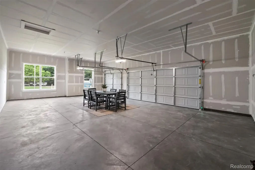 987 Buell Road Oakland Charter Township MI 48363