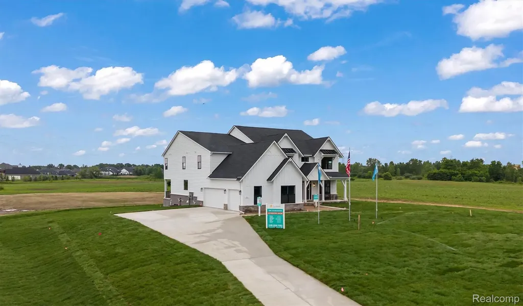 987 Buell Road Oakland Charter Township MI 48363