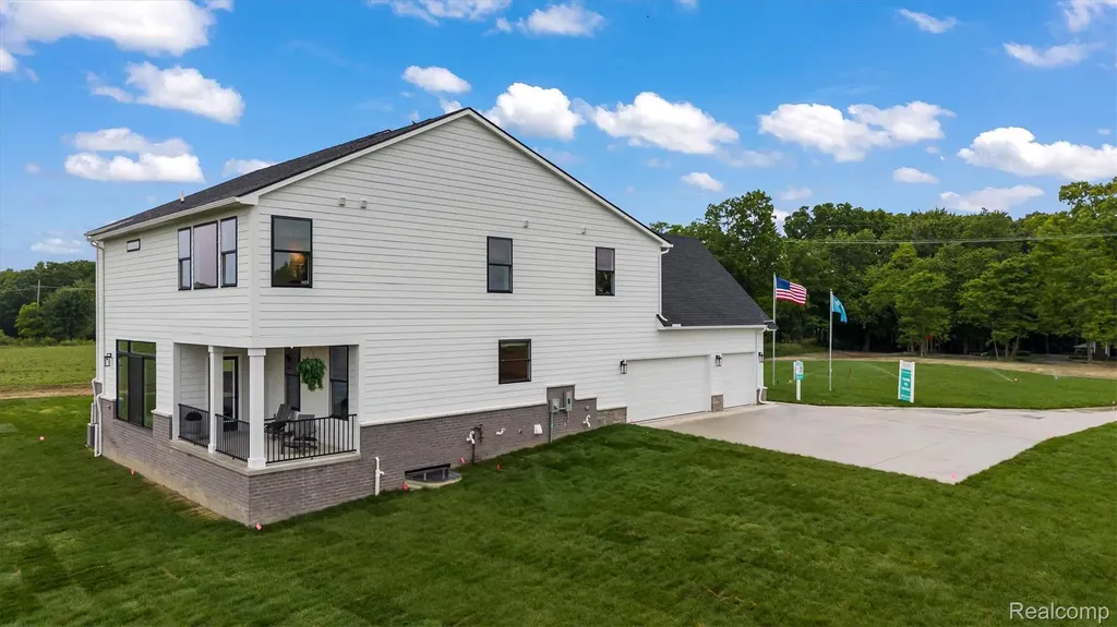 987 Buell Road Oakland Charter Township MI 48363