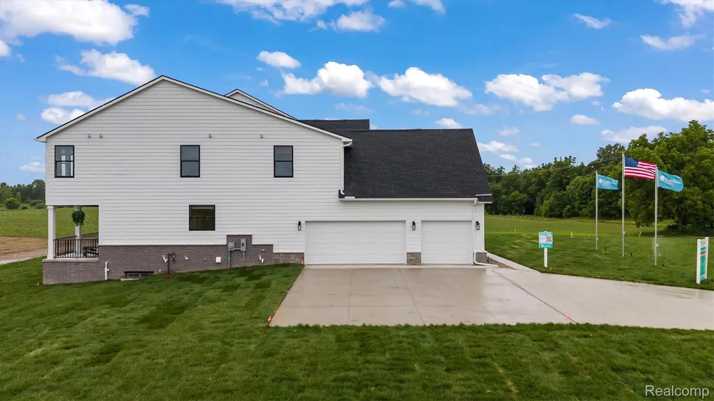 987 Buell Road Oakland Charter Township MI 48363