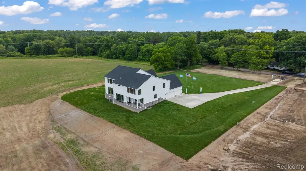987 Buell Road Oakland Charter Township MI 48363