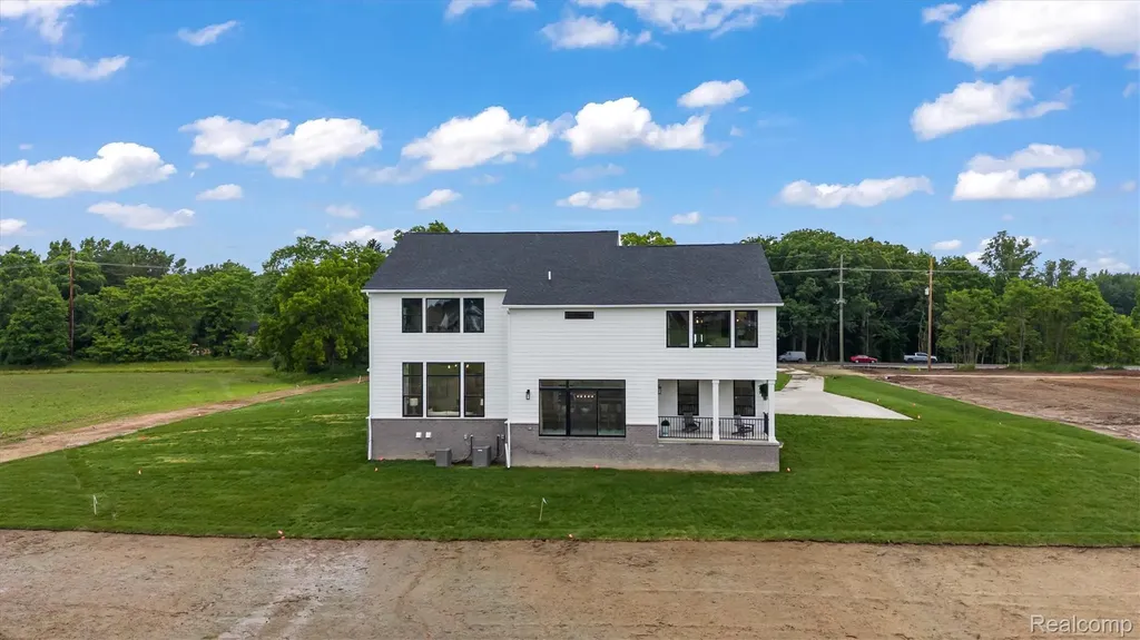 987 Buell Road Oakland Charter Township MI 48363