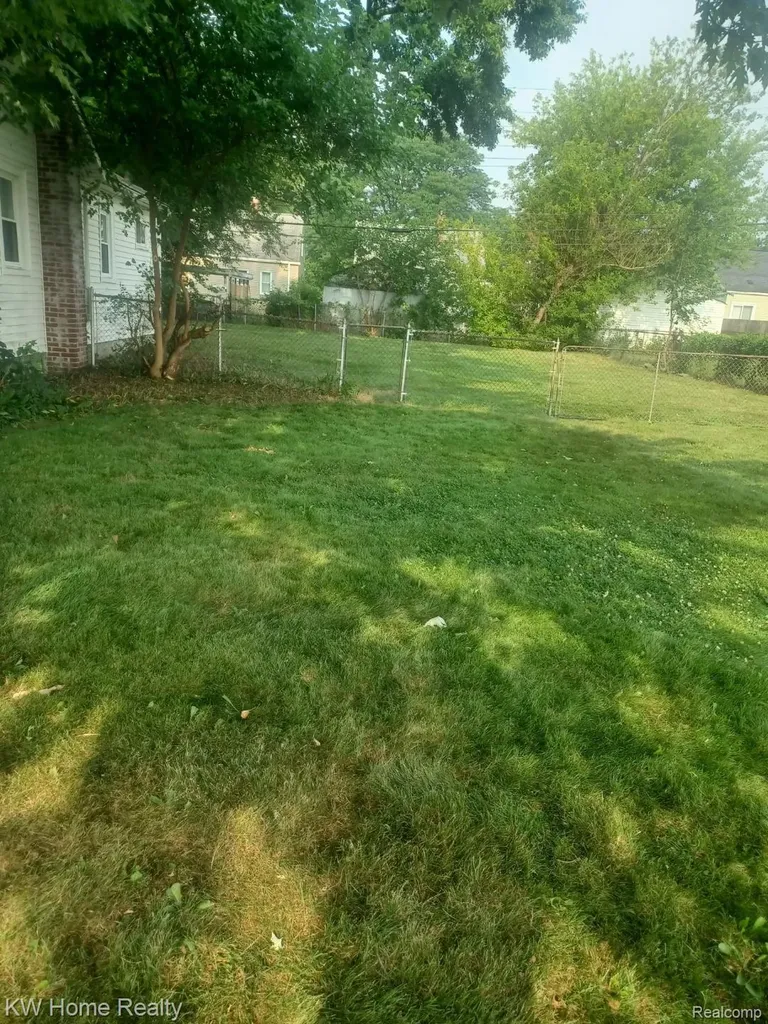 00000 Hoover Hazel Park City MI 48030