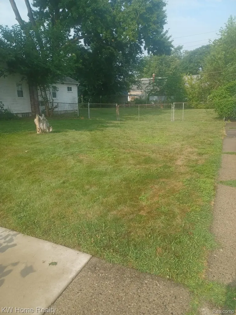 00000 Hoover Hazel Park City MI 48030
