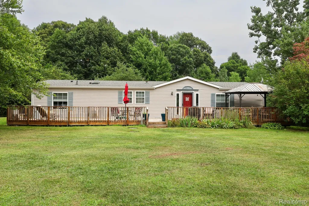 9386 Henderson Road Forest Township MI 48463