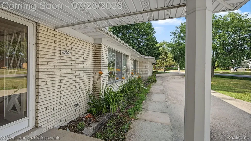 430 Spezia Drive Oxford Charter Township MI 48371
