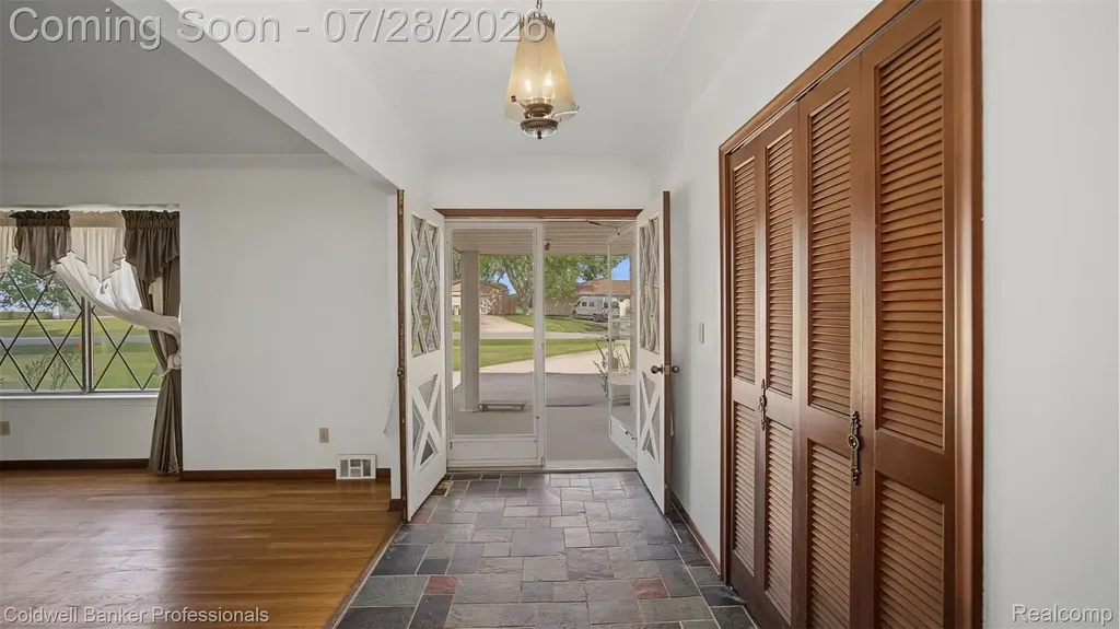 430 Spezia Drive Oxford Charter Township MI 48371