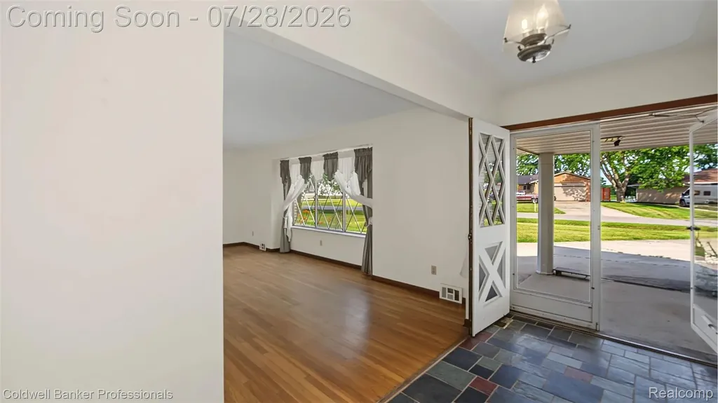 430 Spezia Drive Oxford Charter Township MI 48371
