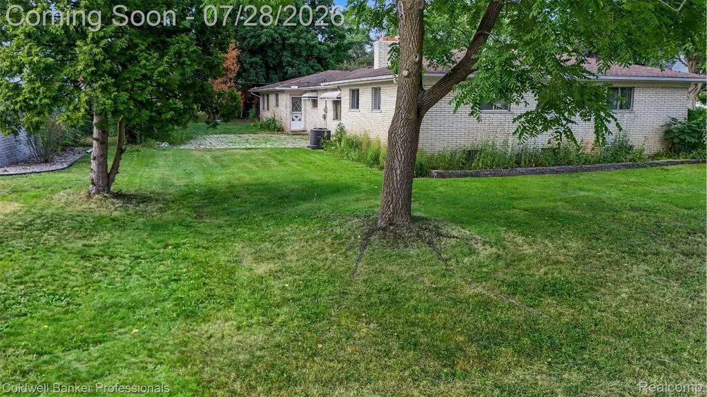 430 Spezia Drive Oxford Charter Township MI 48371