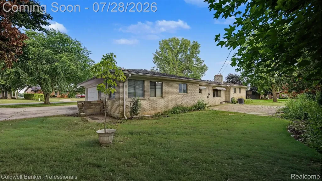 430 Spezia Drive Oxford Charter Township MI 48371