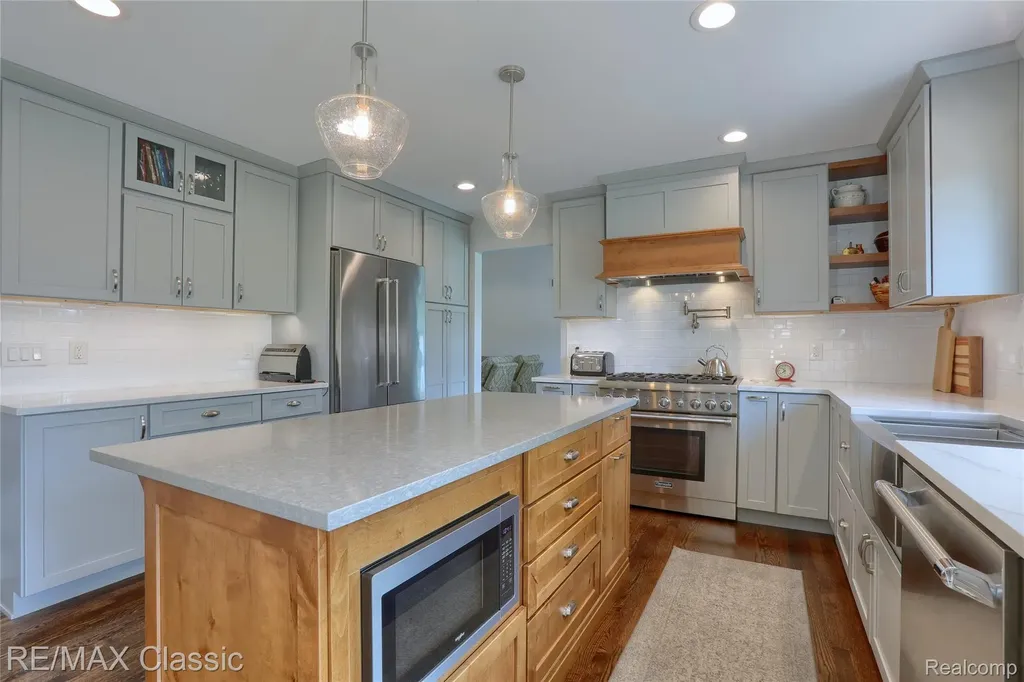 4434 Chablis Drive Sterling Heights City MI 48314