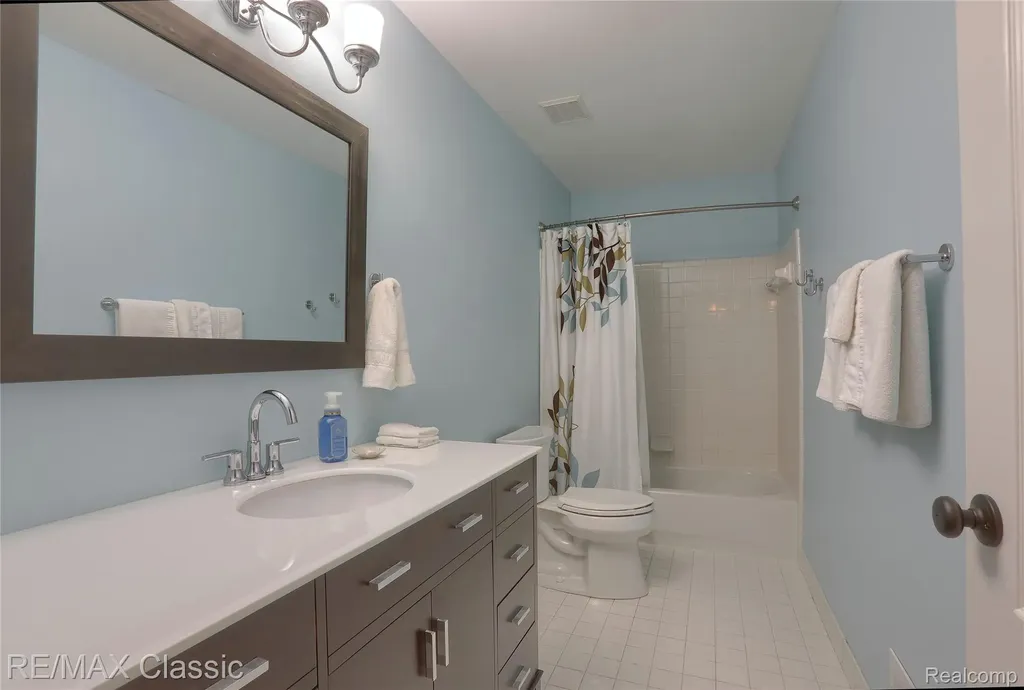 4434 Chablis Drive Sterling Heights City MI 48314