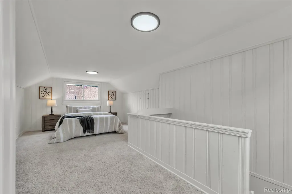 8712 Whitlock Avenue Dearborn City MI 48126