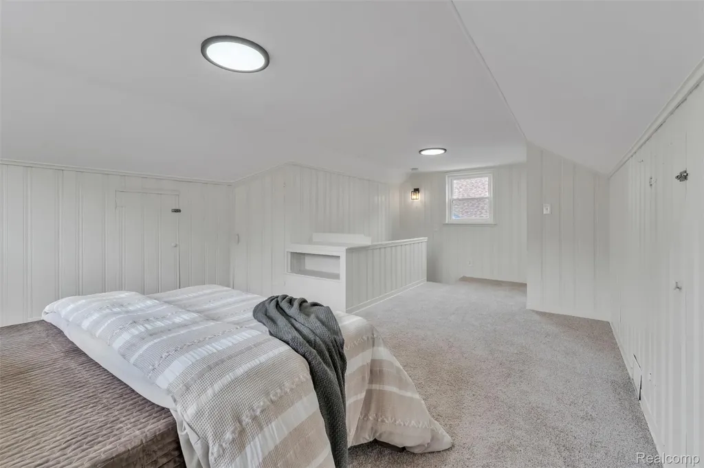 8712 Whitlock Avenue Dearborn City MI 48126