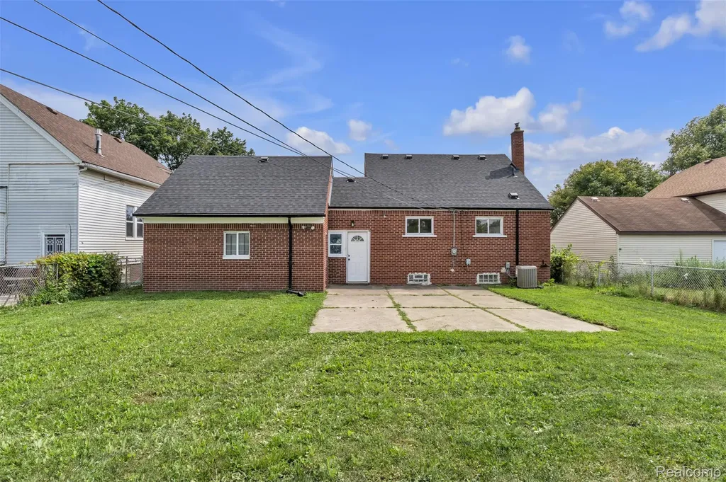 8712 Whitlock Avenue Dearborn City MI 48126