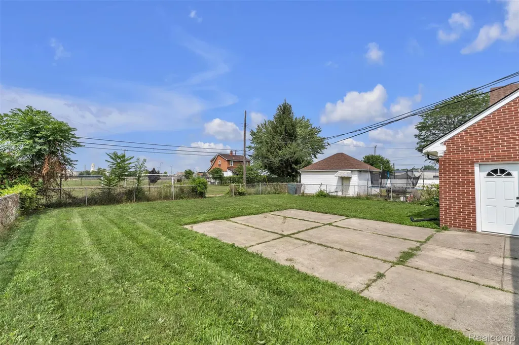 8712 Whitlock Avenue Dearborn City MI 48126