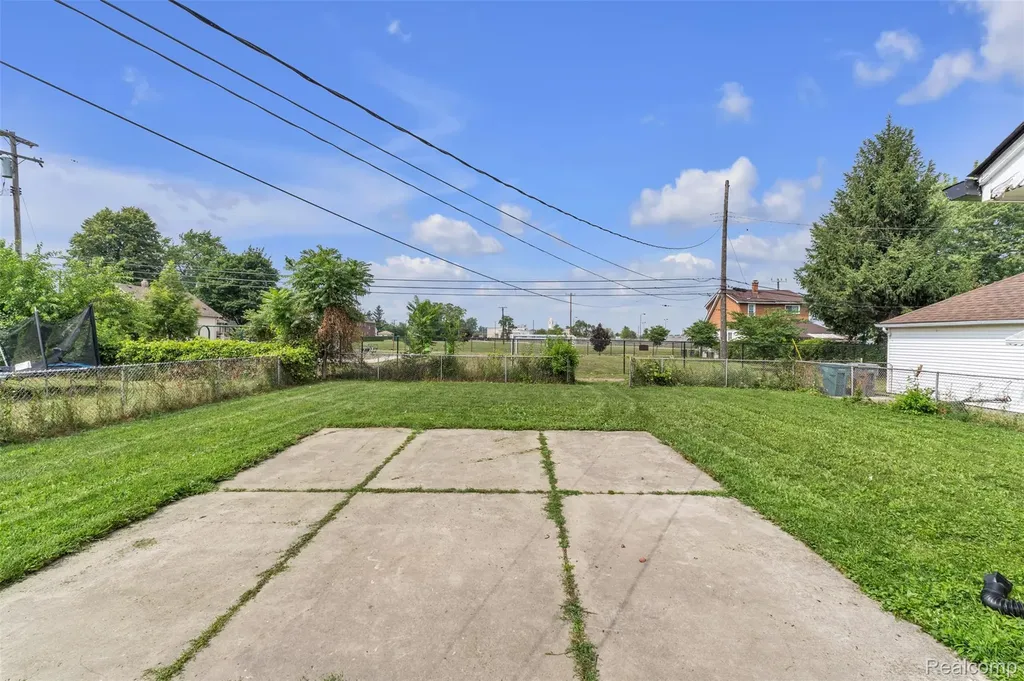 8712 Whitlock Avenue Dearborn City MI 48126