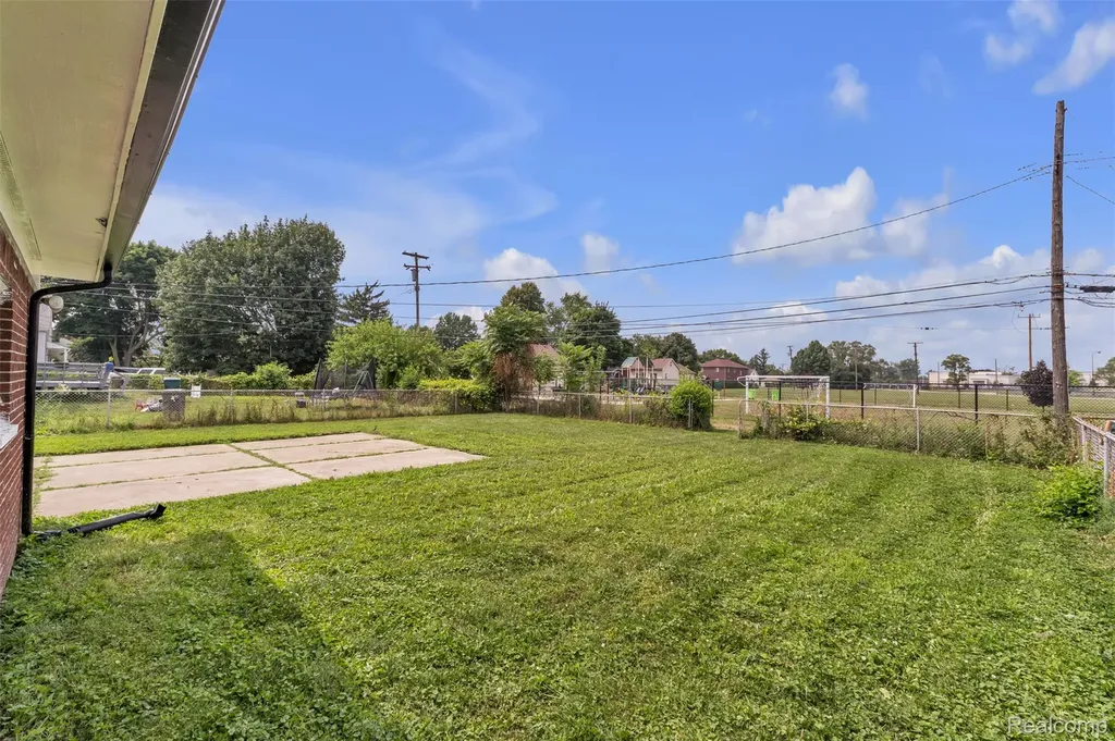 8712 Whitlock Avenue Dearborn City MI 48126