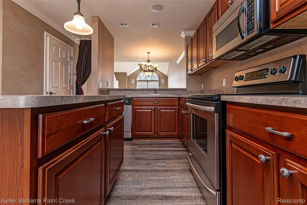 1424 Ashford Court Troy City MI 48084