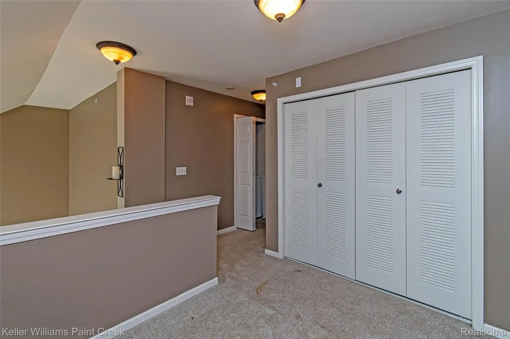 1424 Ashford Court Troy City MI 48084