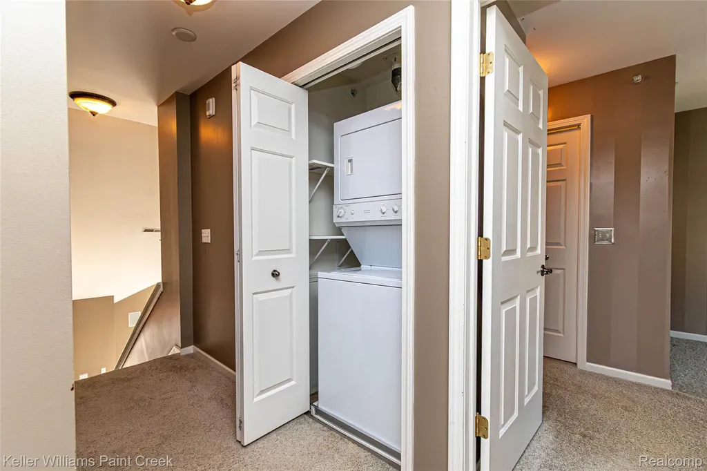 1424 Ashford Court Troy City MI 48084