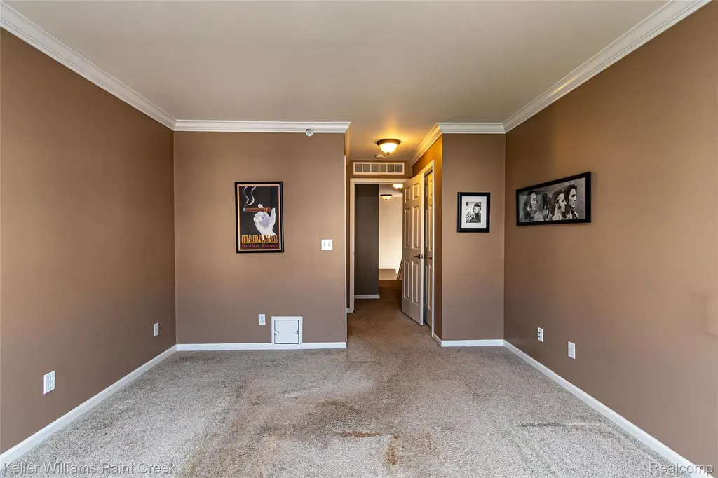 1424 Ashford Court Troy City MI 48084