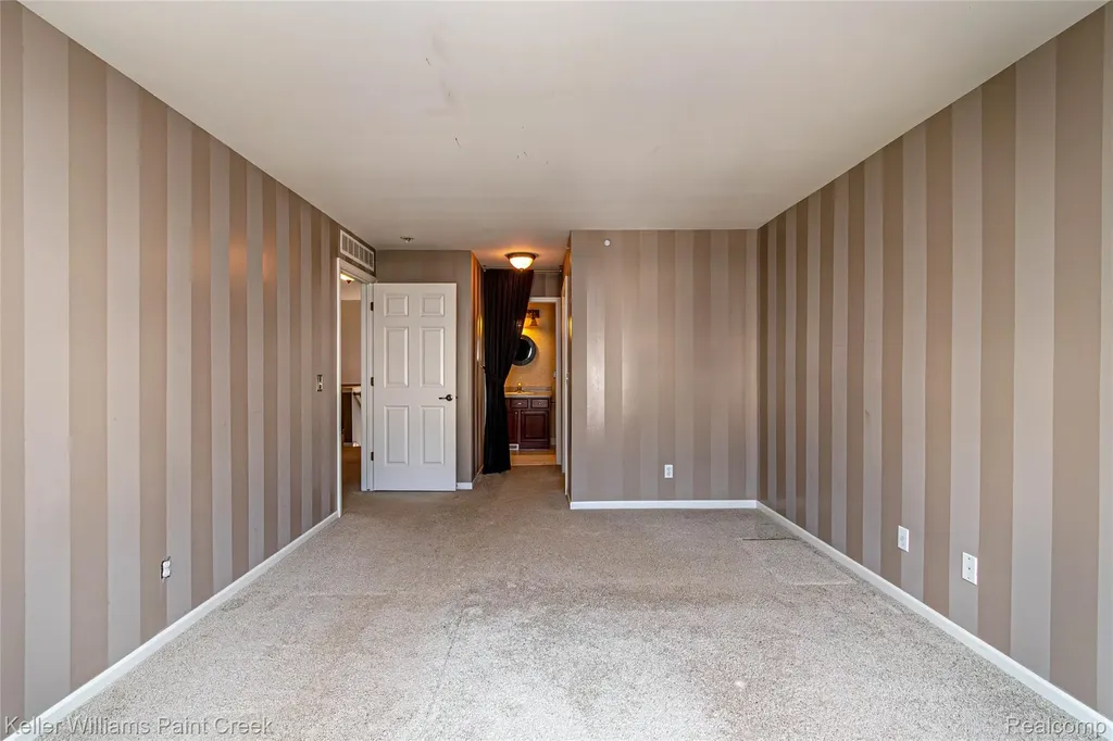 1424 Ashford Court Troy City MI 48084