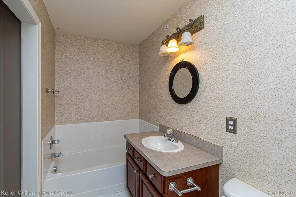 1424 Ashford Court Troy City MI 48084