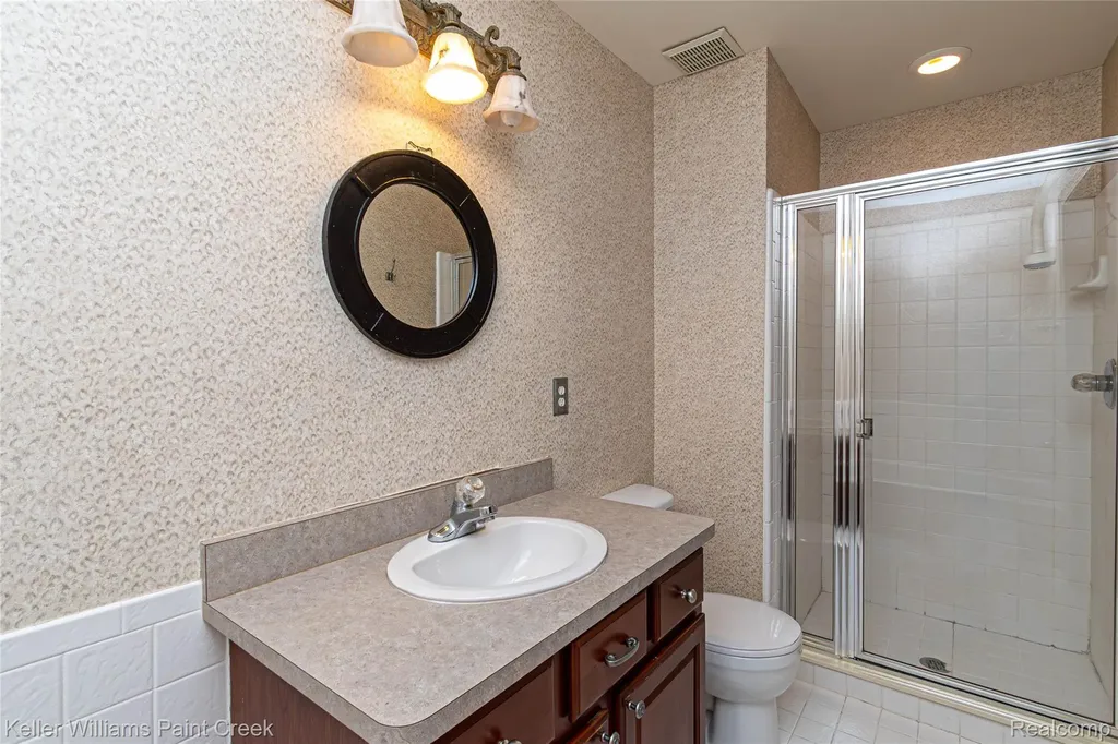 1424 Ashford Court Troy City MI 48084