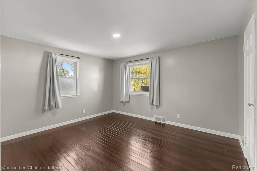 10842-38 Nottingham Road Detroit City MI 48224