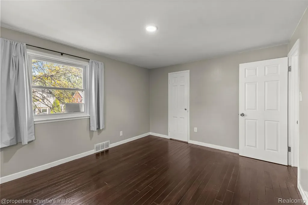 10842-38 Nottingham Road Detroit City MI 48224